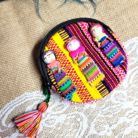 Laketown Treasures Handbags - 🛒🛍️💥 Very gently used Mexican coin purse 3 little dolls and vibrant fabric
